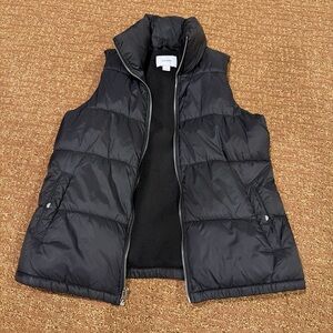 Old Navy Black Puffer Vest